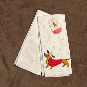 NWT Nicole Miller set of 2 dachshund holiday kitchen towels, 18” x 28”